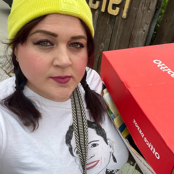 Meet your Posher, Kelly! - Picture 6 of 13